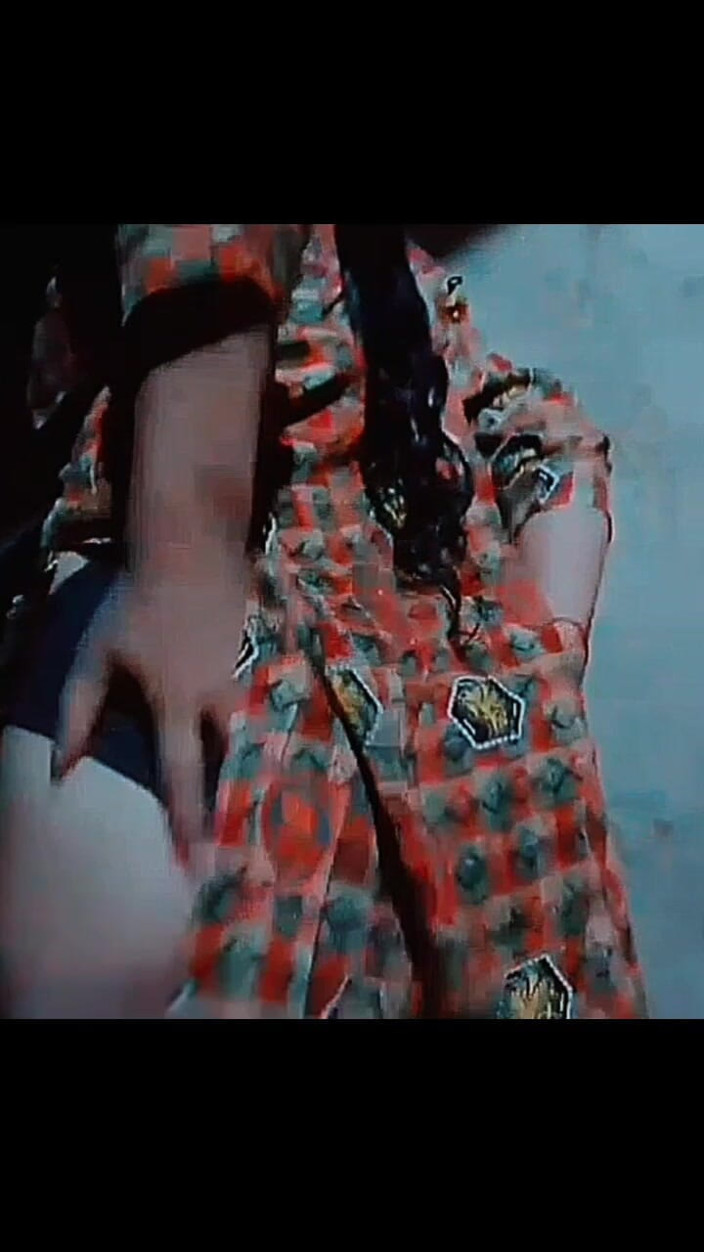 TricolorMusic3: 내 스타킹 중 하나가 나와서 핫한 보짓물 보지를 달래고 싶어