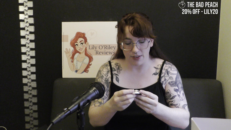 Lily O'Riley: Examen de la NSFW du vibromasseur Honey Pistil du Bad...