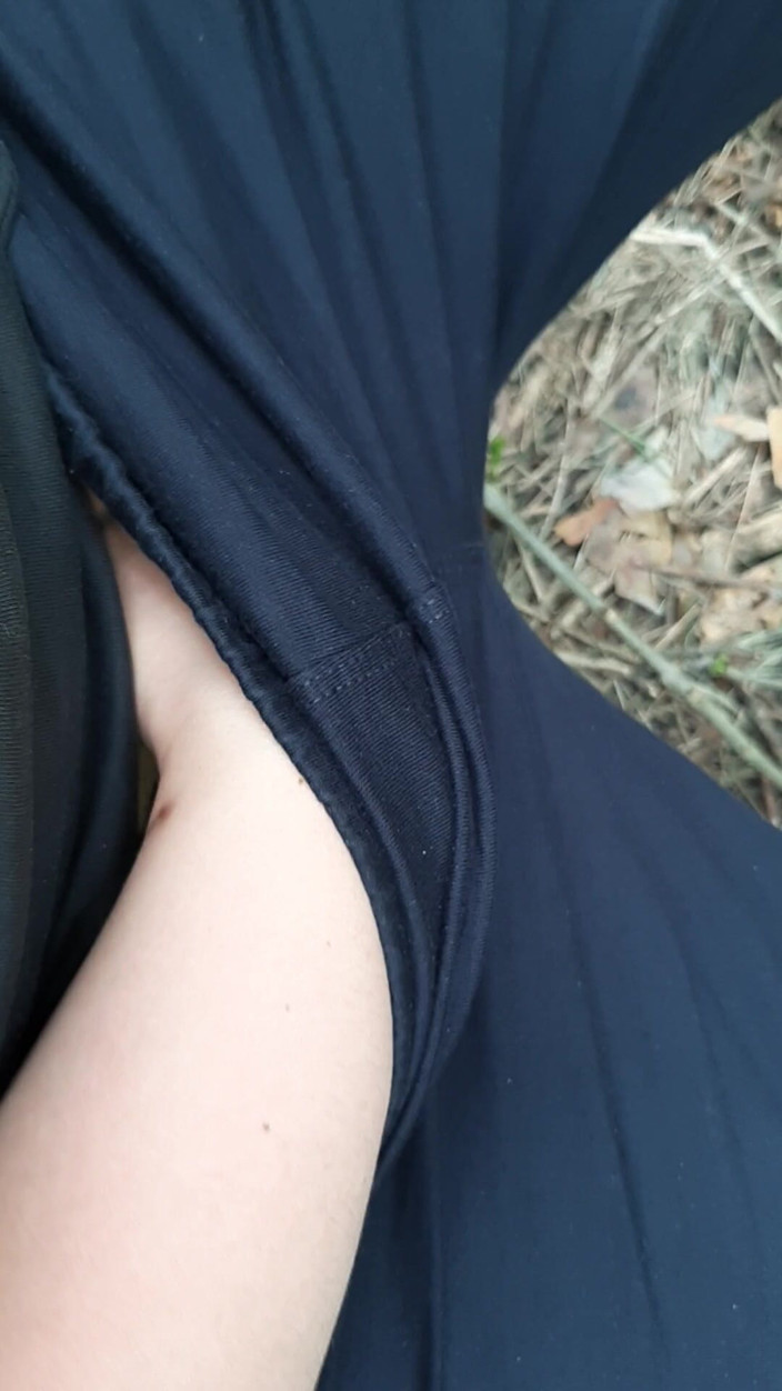 Lesbian-illusion: Aku dan pacarku lagi lewat di taman dan masturbasi - ilusi...