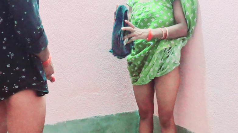 Trilokinath: Indiancă excitată bhabhi sex incitant cu 20 de ani Devar Ji