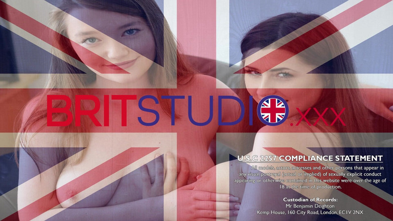 Brit Studio: Memek mahasiswi rambut pirang dijilat
