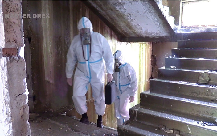 Master Drex: Чоловіки в комбінезоні