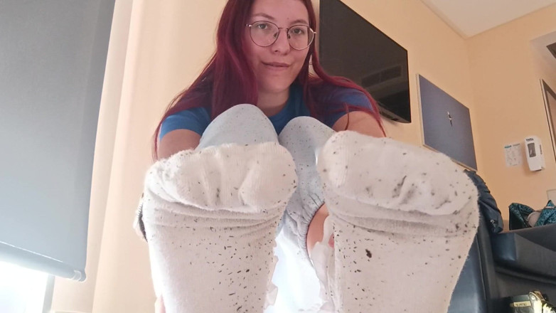 Softbrattypuppy: JOI - alemão masturbando instuction - Barefeet e Corno Dirtytalk