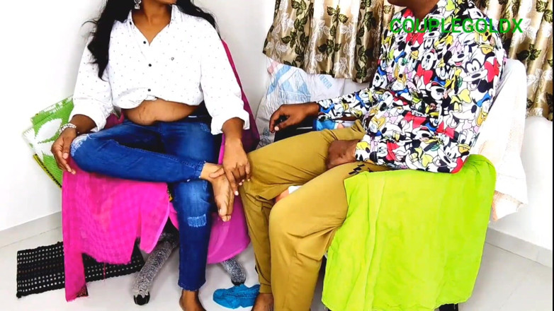 Sexy Komal: Melihat Komal berhubungan seks dengan seorang gadis yang datang untuk...