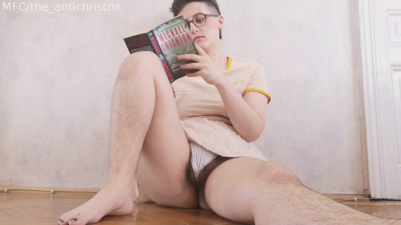 The Antichristrix: Negeren en panty tonen
