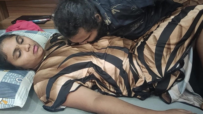 Vaigavarun45: Mallu Trivandrum koppel hete Lip Lock romantiek met neukpartij