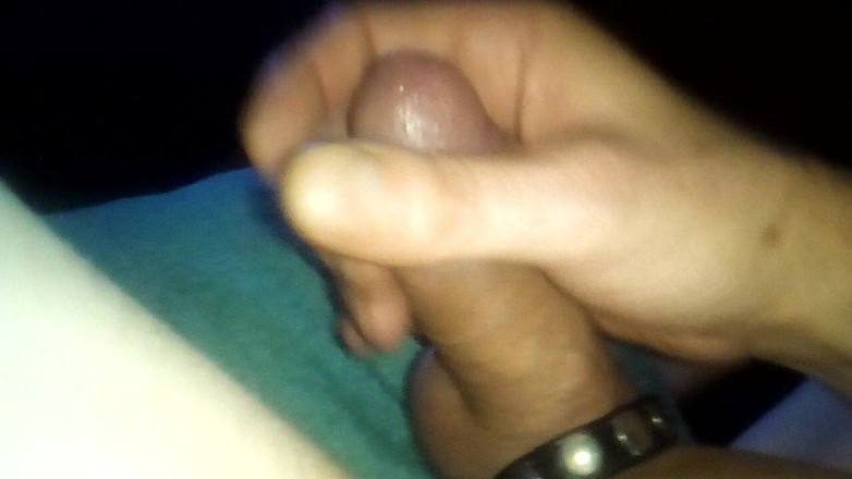 Baandert: Abspritzen auf meinen großen braunen dildo.