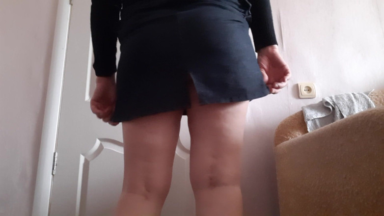 Lesbian-illusion: Горячая секретарша с большой задницей мастурбирует в офисе