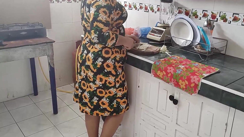 WhysMom: La mia matrigna mi dice come dovrei scopare la mia...