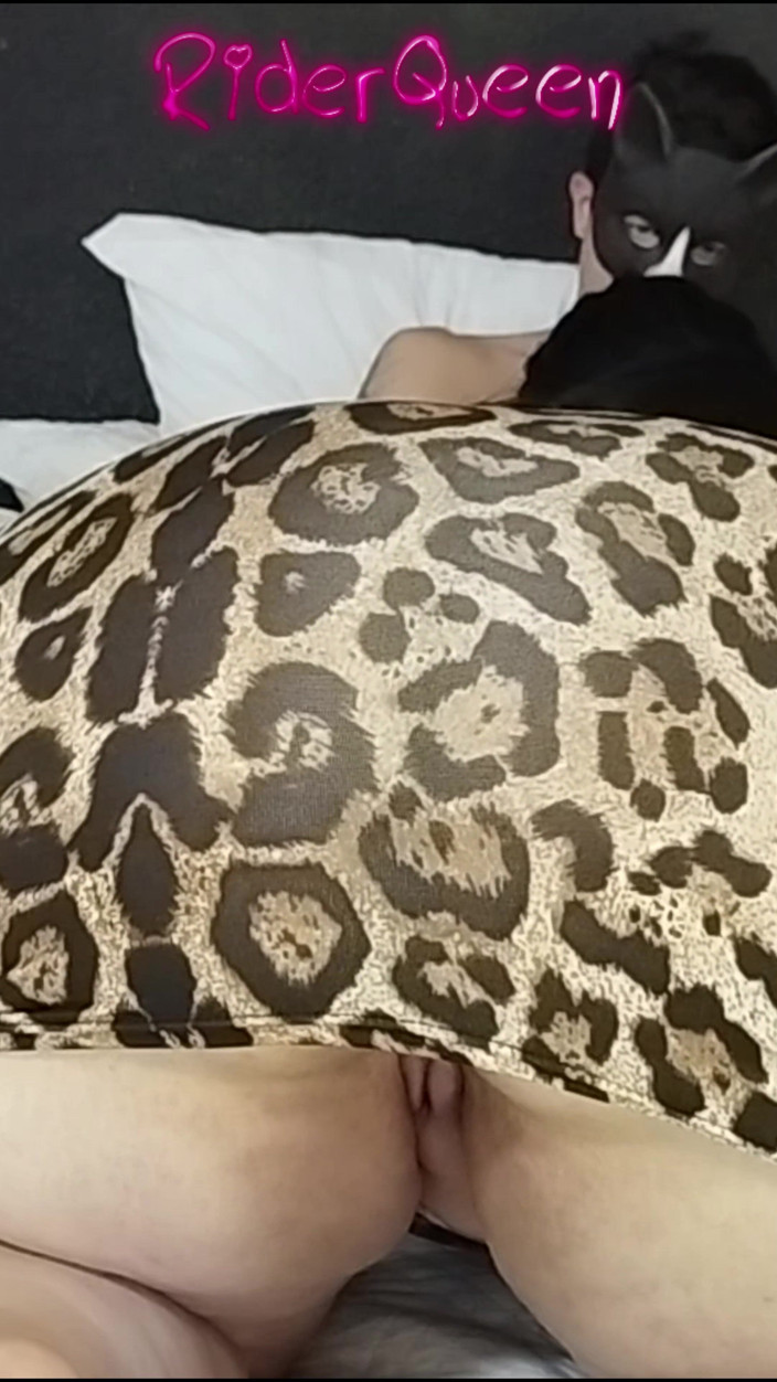Only Riderqueen BBW Step Mom Latina Alone: Riderqueen geneukt, video's voor fans en volgers