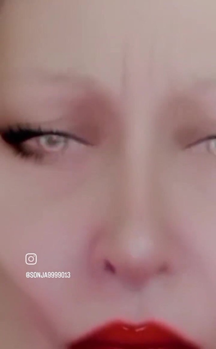 Dominatrix Redsonyja: Para todos os XXX devem enviar dica no pote depois...