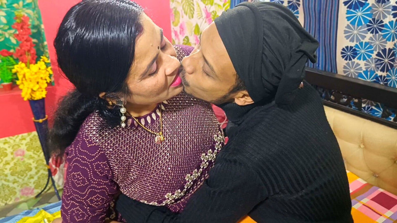 MrsEntertainer: Une prof indienne desi baise avec son élève pendant son temps...