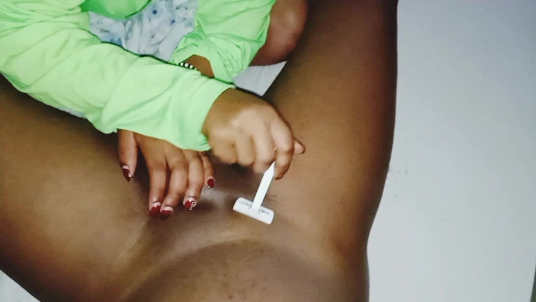 Me and my new slut: Cewek ini mencukur bulu kontol besar pria kulit hitam sebelum...