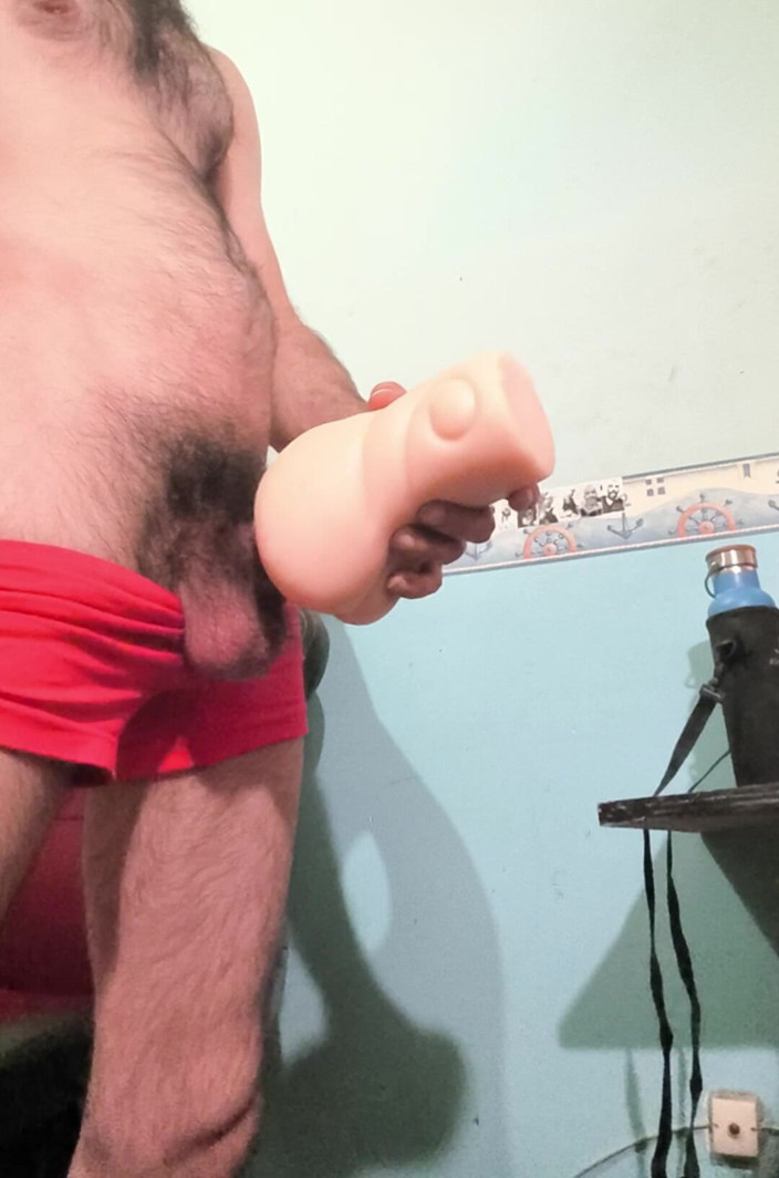The girls' cave of fear: Putain de chatte en caoutchouc debout