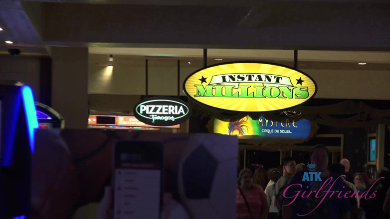 ATK Fans (Girlfriends): Virtuele vakantie in Las Vegas met Karlee Grey deel 1/2