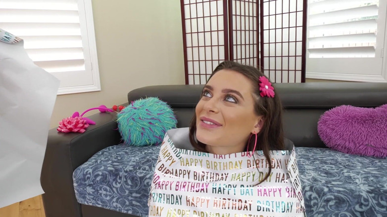 Le Wood: Lana Rhoades miluje anál