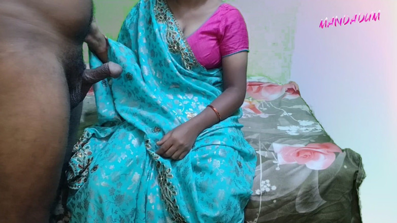 Mandadum: Une femme au foyer telugu se fait baiser les seins...