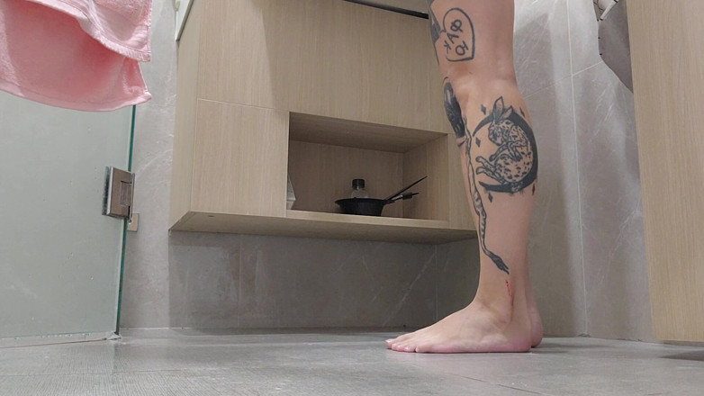 TattoedGirl666: Ignora Il Feticcio Dei Piedi