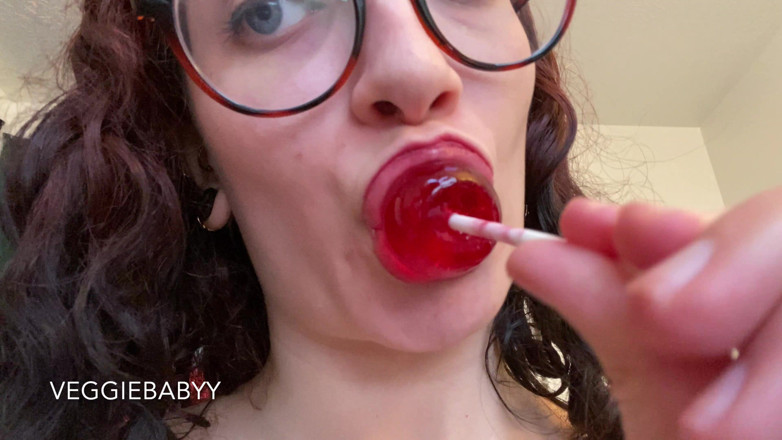 Veggiebabyy: 4K detailní orální fixace lízátka