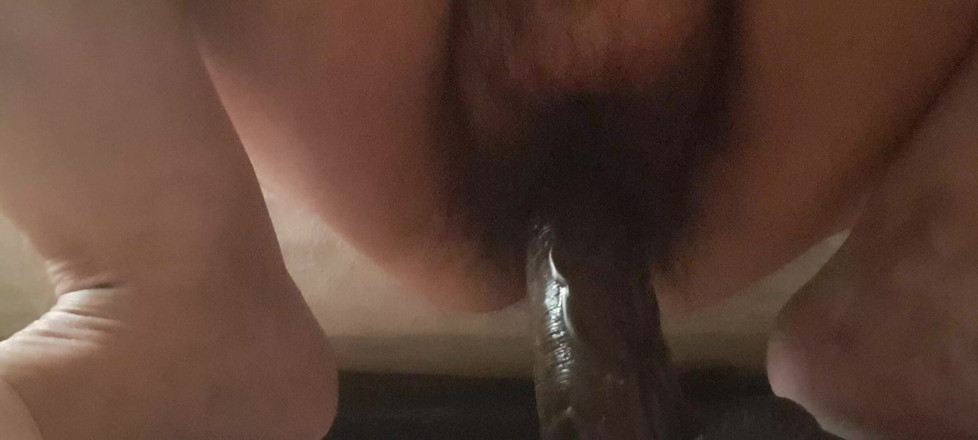 Mommy big hairy pussy: El coño peludo de una milf ansiosa