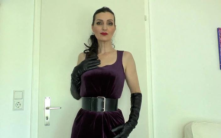 Lady Victoria Valente: Larges ceintures étroites, partie 63