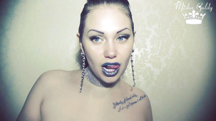 Goddess Misha Goldy: 蓝色闪闪发光的嘴唇闻和崇拜