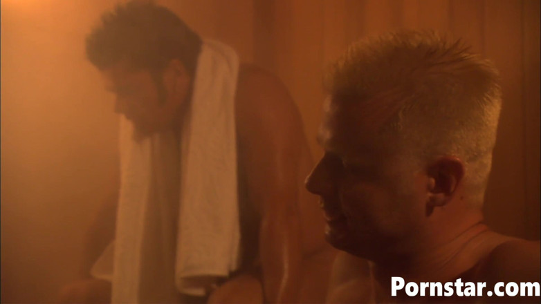 Pornstars: Stephanie Tripp baise dans un sauna