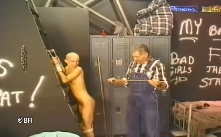 House of lords and mistresses in the spanking zone: Penghinaan bercukur melampau