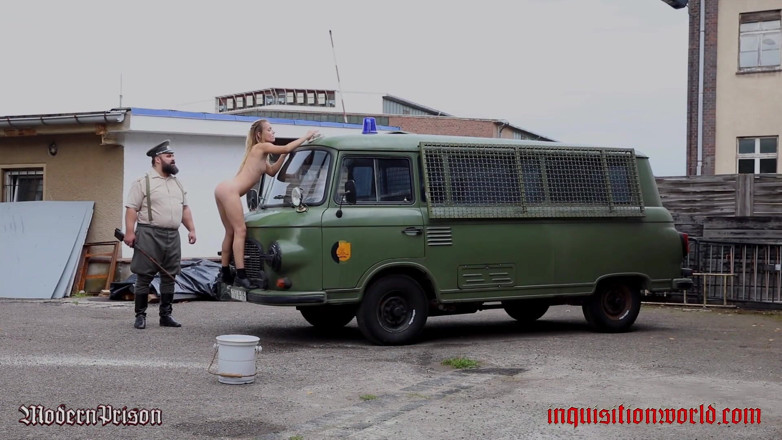 Inquisition and prison world: Tempat cuci mobil di penjara wanita