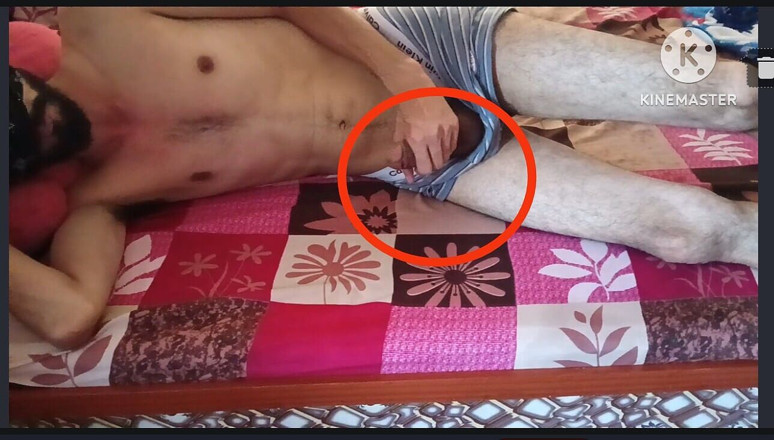 Desi__Panda: Sinh viên thủ dâm một mình nhưng tôi cung cấp...