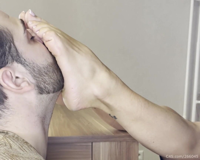 Deep Sole Devotion: Beroende av Valeria's Feet - Intense Foot Sniffing (del 2)