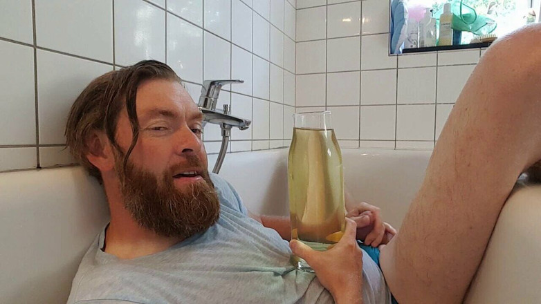 Pijothepisslover: Amante del piscio - divertimento in bagno parte 02