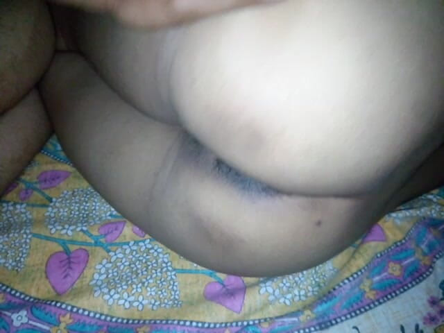 Desi girl ritu: デリーホテルで親友を共有する妻