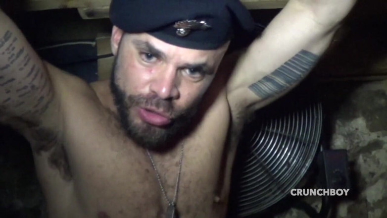 Gaybareback: Vagabunda fistada por meninos durante orgia púbica