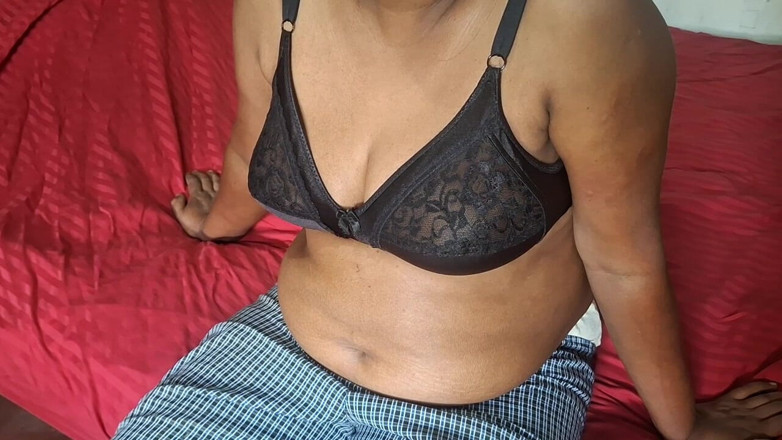 Teena New: Тайное видео возбужденной невестки в спальне
