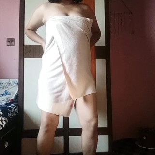 Sexy girl ass: Une Indienne montre sa chatte