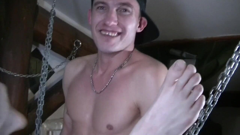 FRENCH HOLES CREAMPIED: Ryan twink prenhada por seu amigo hetero curioso