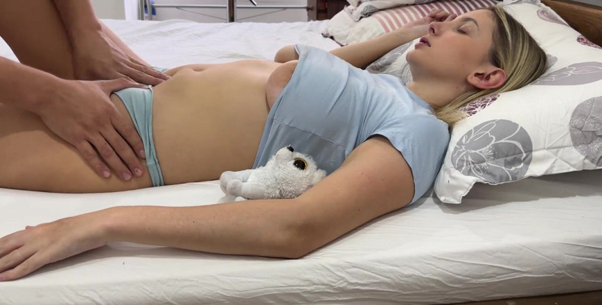 Ivana Montana: Eu tiro a virgindade da minha enteada e ela gostou