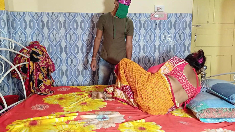 FireeCouple: डॉक्टर अपने मरीज को क्लिनिक में छोड़ देता है