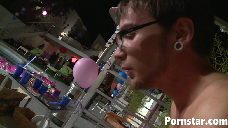 Pornstars: Faye Reagan es follada duro por Dane Cross