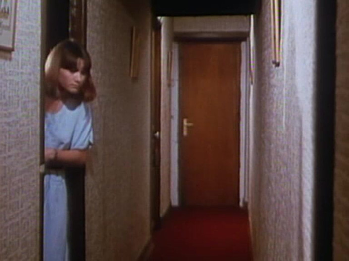 European Classics: Scena 4: secrétaire Sans Culotte (1979) - Classico XXX Clip