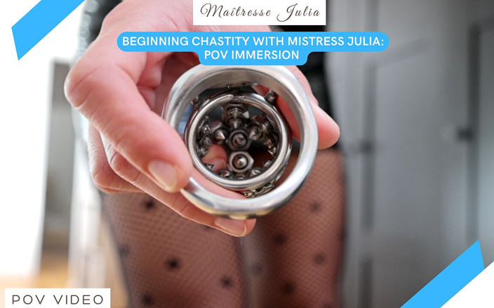 DeesseJulia: Începe castitatea cu stăpâna Julia - partea 1
