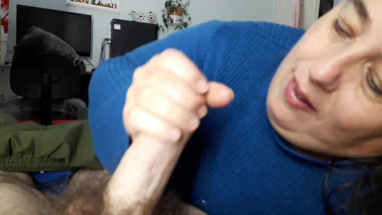 Kasal30br: POV Moja żona BBW ssie mojego penisa, aż wypełnię jej usta