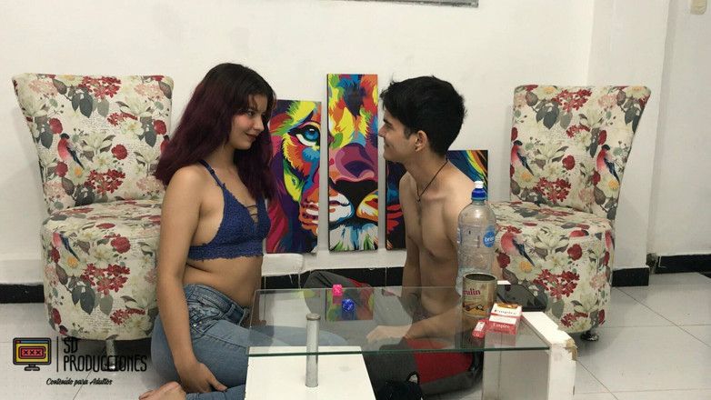 MAFELAGO: Joc sexual cu fratele meu vitreg unde ajunge să-mi lingă...
