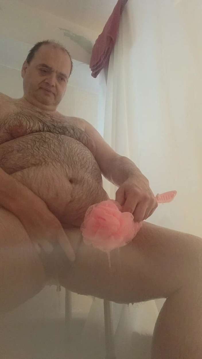 Caressonnous: Siapa yang datang untuk mandi?