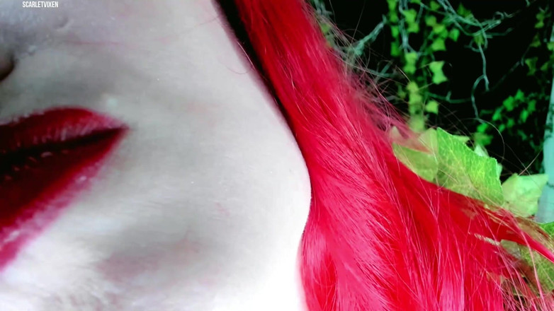 Scarlet Vixen: Transformarea lui Poison Ivy