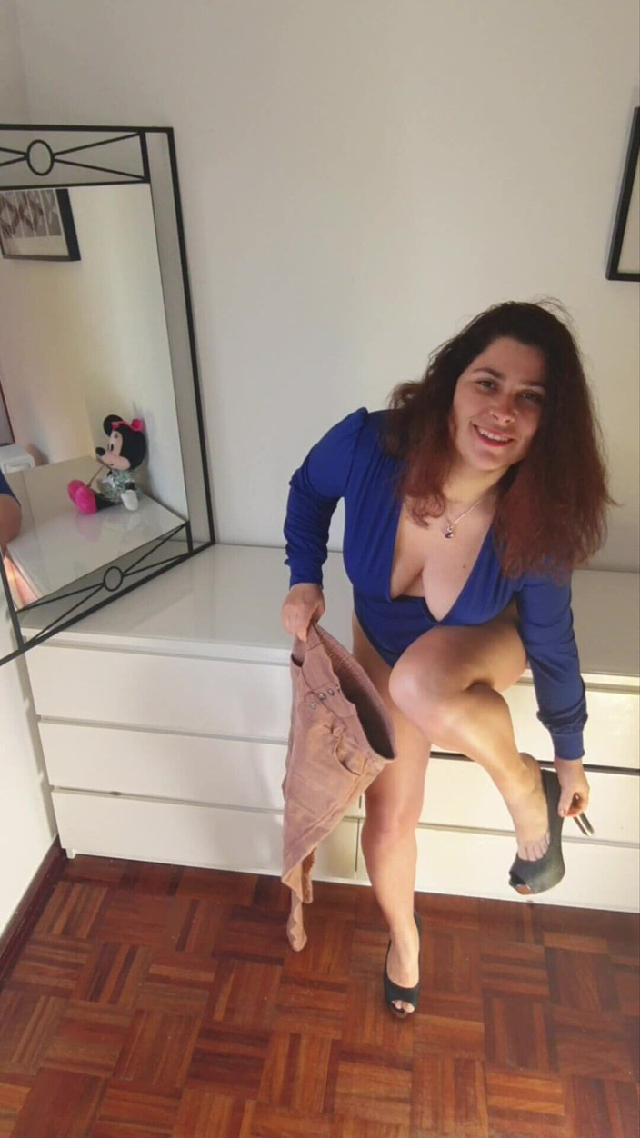 ExpressiaGirl: Expressiagirl tettona e culona scompatta i nuovi costumi da bagno...