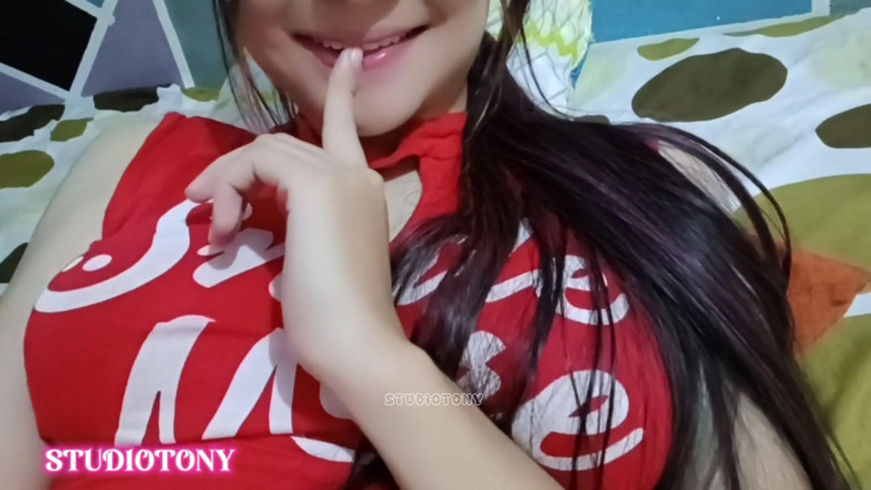 Yuli and tony: Cewek ini kalah taruhan dan pamer toket besarnya padaku di...