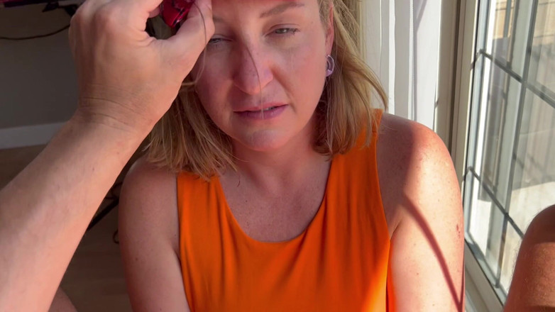 Avril Showers: Bully šuká na facetime a vystříká mě do kundičky