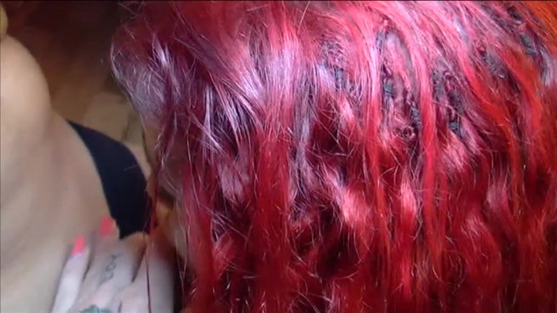Cumdate: Wytatuowana ruda MILF rozciągnięta szeroko przez pulsujący kutas w Wild...